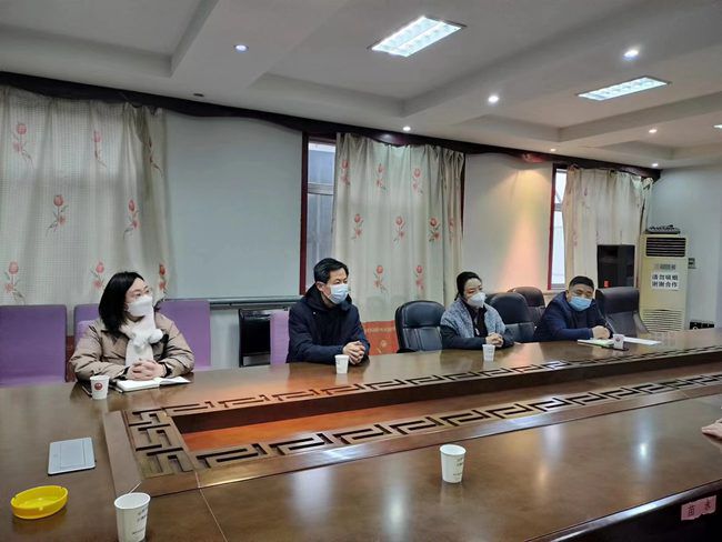武陟縣人民政府副縣長(cháng)蘇瑞君、縣農業(yè)局局長(cháng)宋治環(huán)一行蒞臨我公司調研